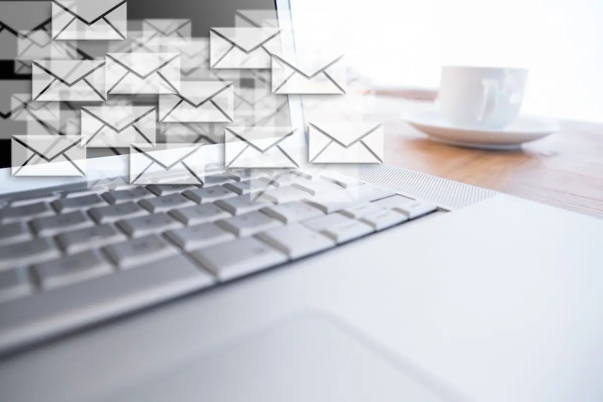 Hogyan lehet pár kattintással eldobható e-mail címünk?